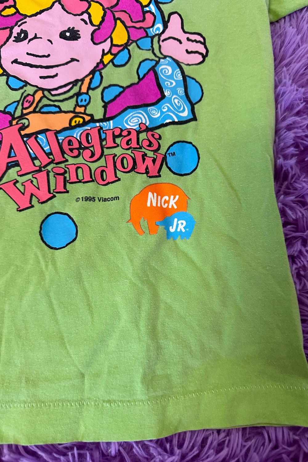 RARE UNIVERSAL KIDS ALLEGRAS WINDOW TEE*