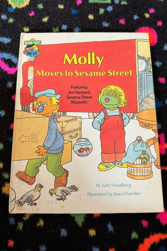 1980 MOLLY MOVES TO SESAME STREET BOOK*