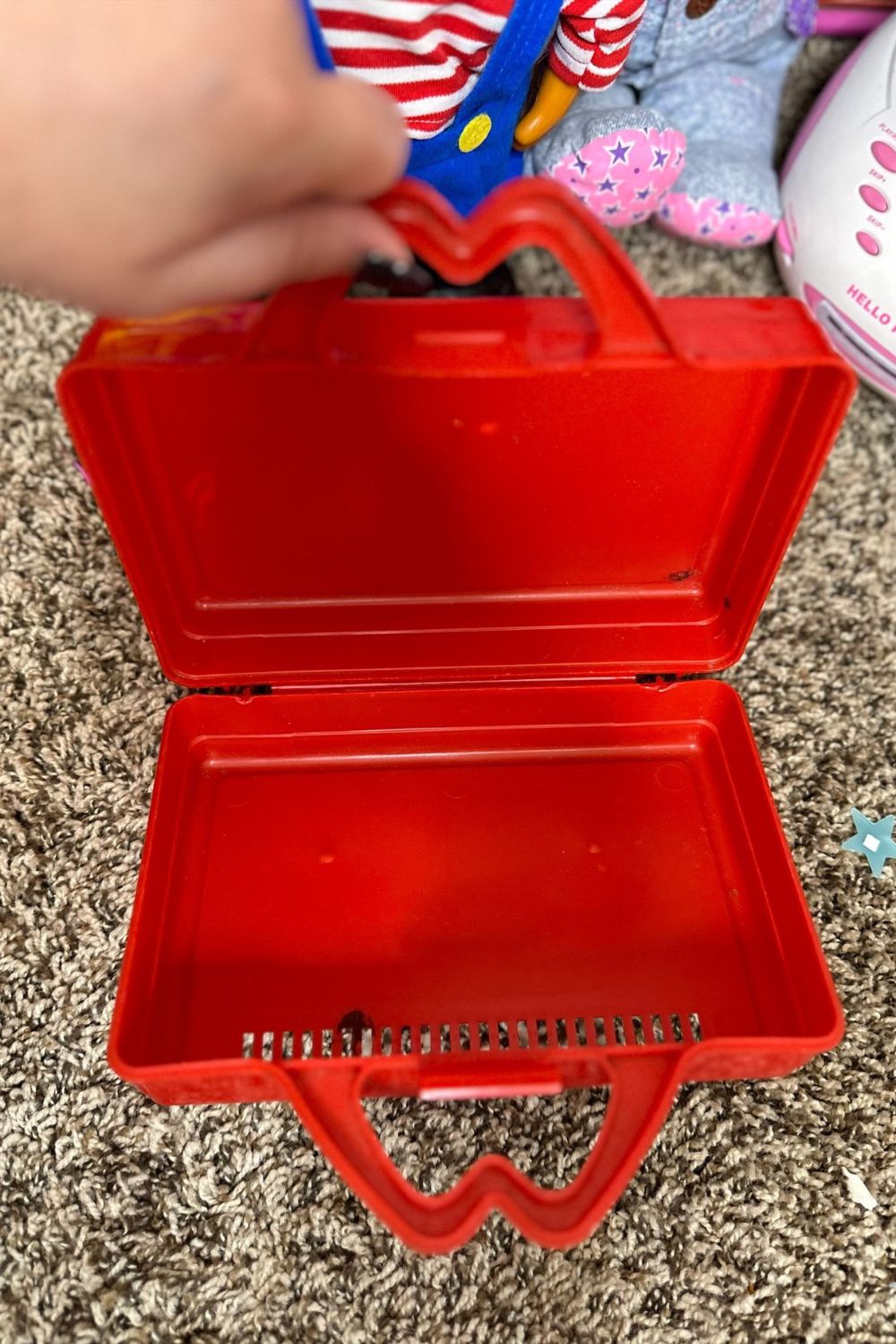 RED MCDONALDLAND LUNCHBOX*