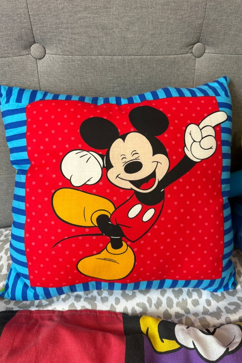 MICKEY PILLOW*