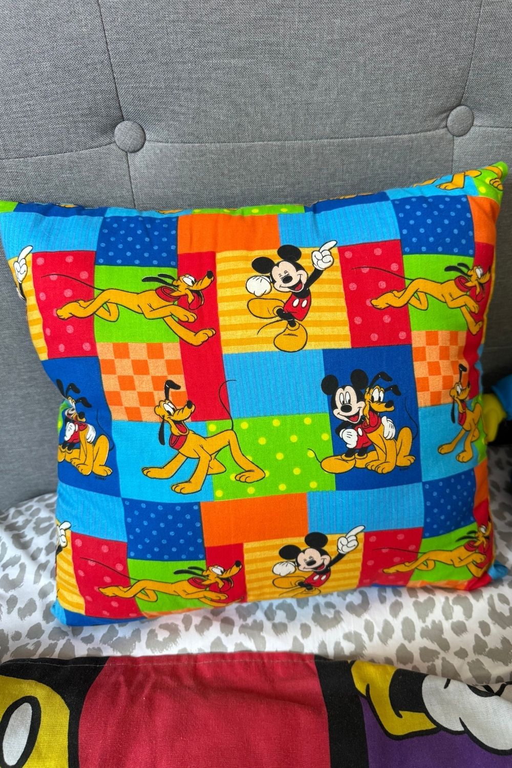 MICKEY PILLOW*