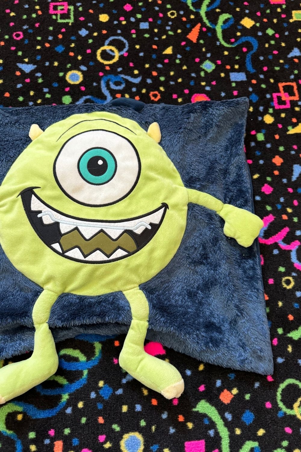 MIKE WAZOWSKI PILLOW CASE*