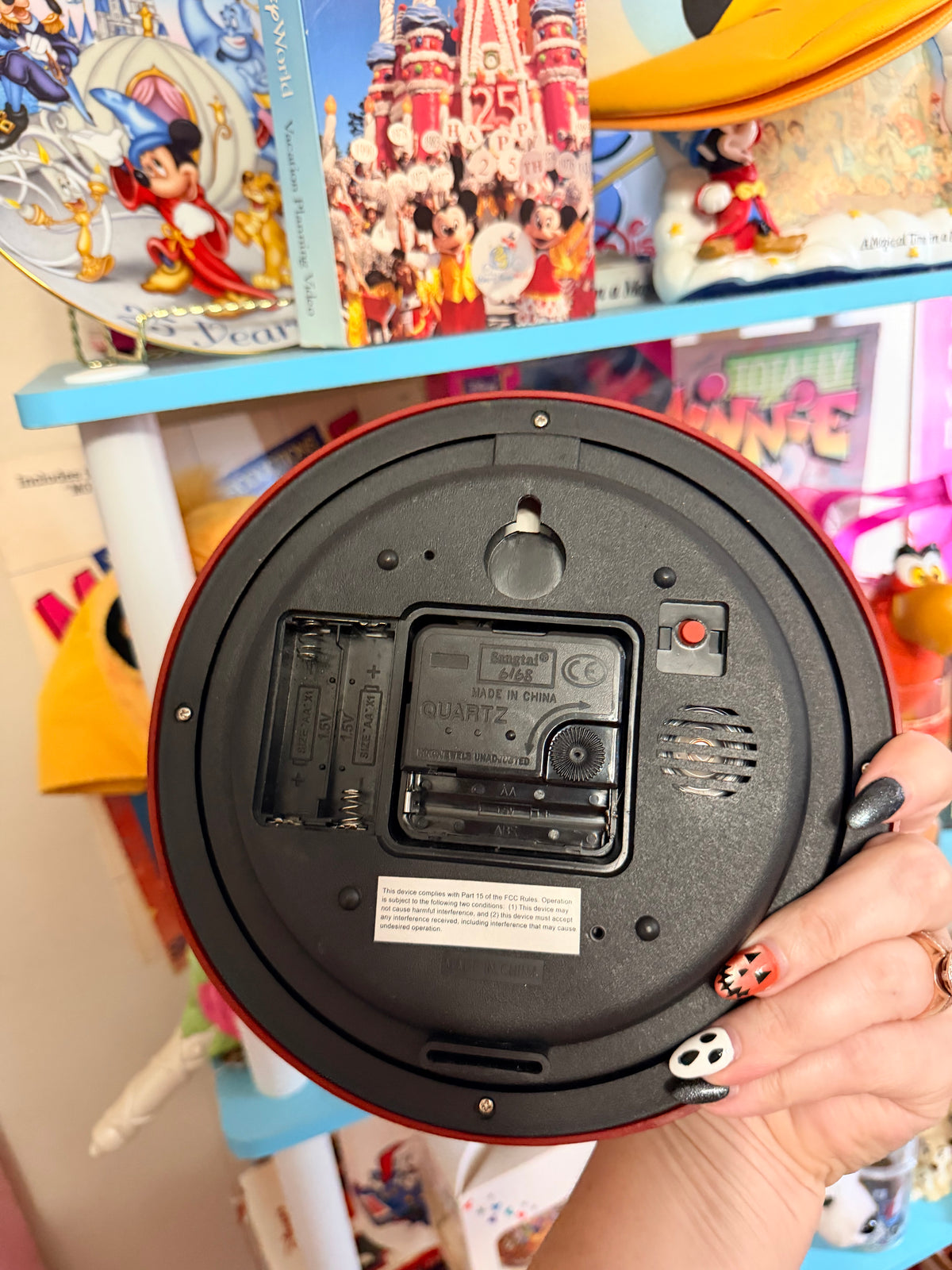 Peanuts 2010 Clock