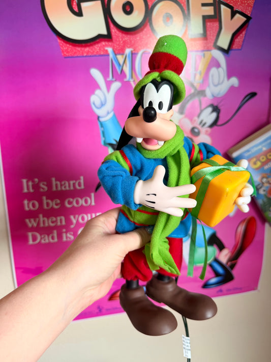 Goofy Christmas motion figurine