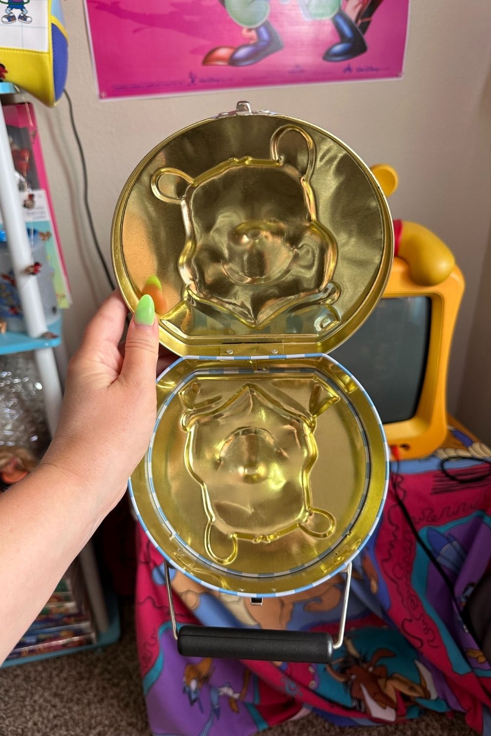 WINNIE THE POOH TIN* – Nostalchicks