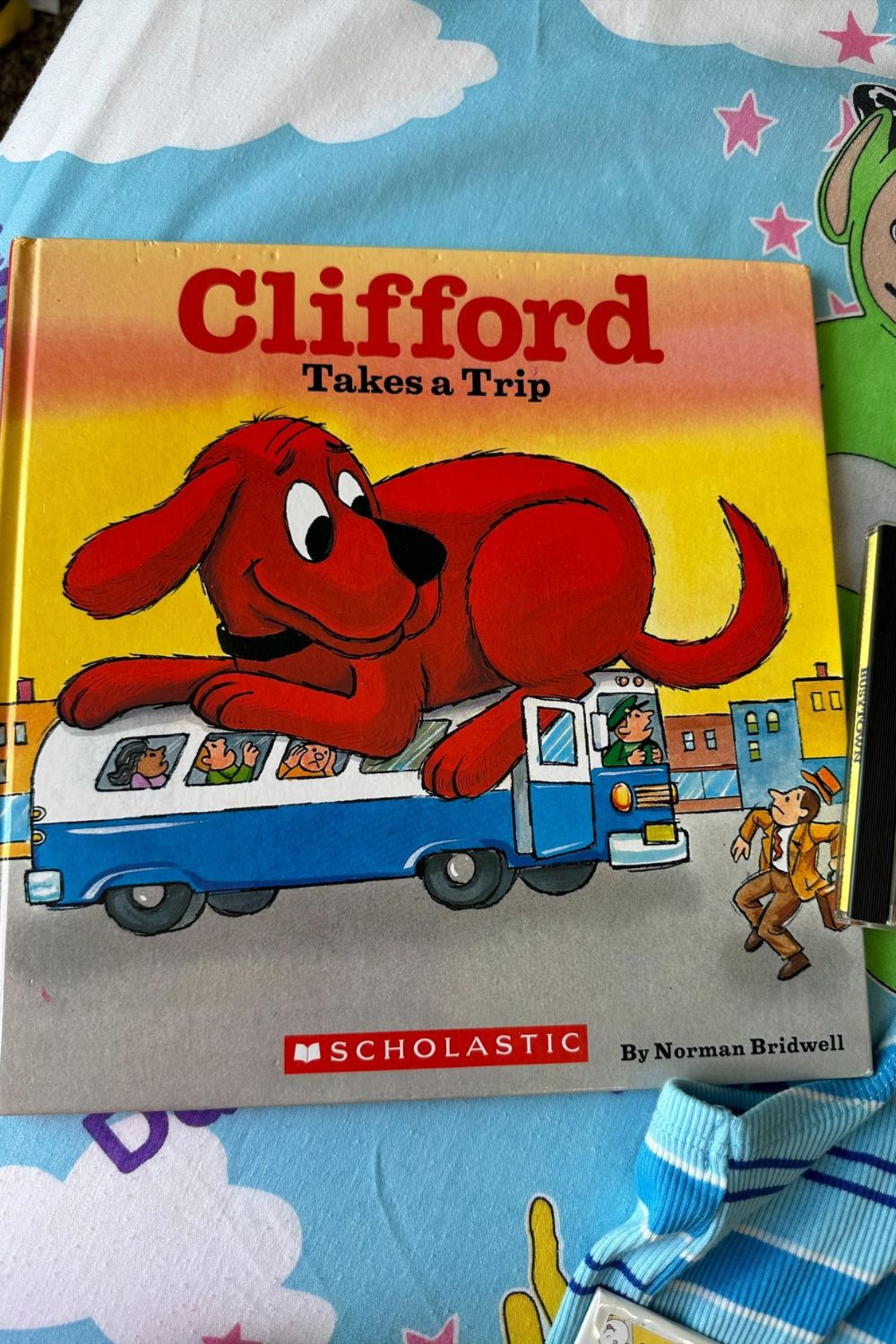 CLIFFORD TAKES A TRIP BOOK*