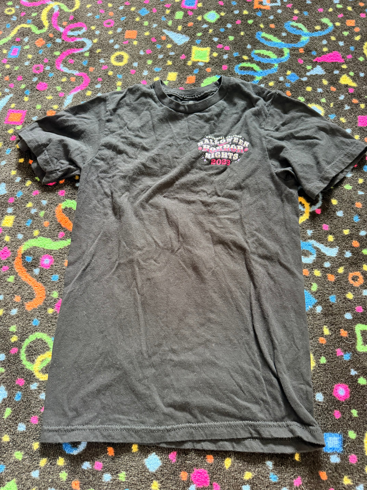 Halloween Horror Nights 2023 tee size xsmall