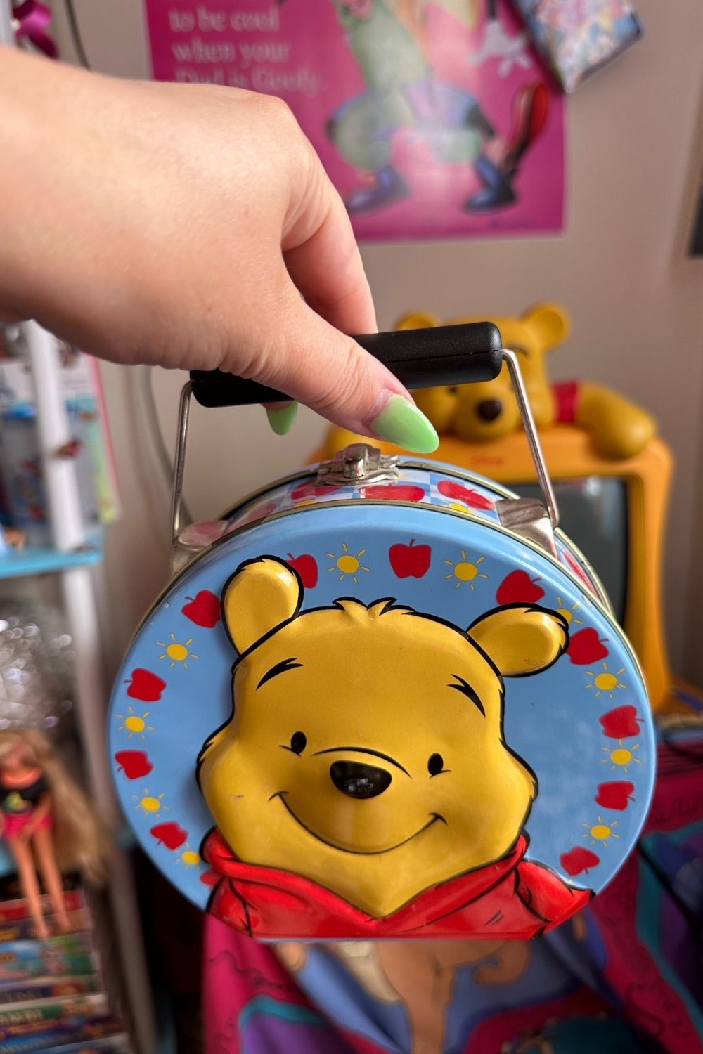 WINNIE THE POOH TIN*