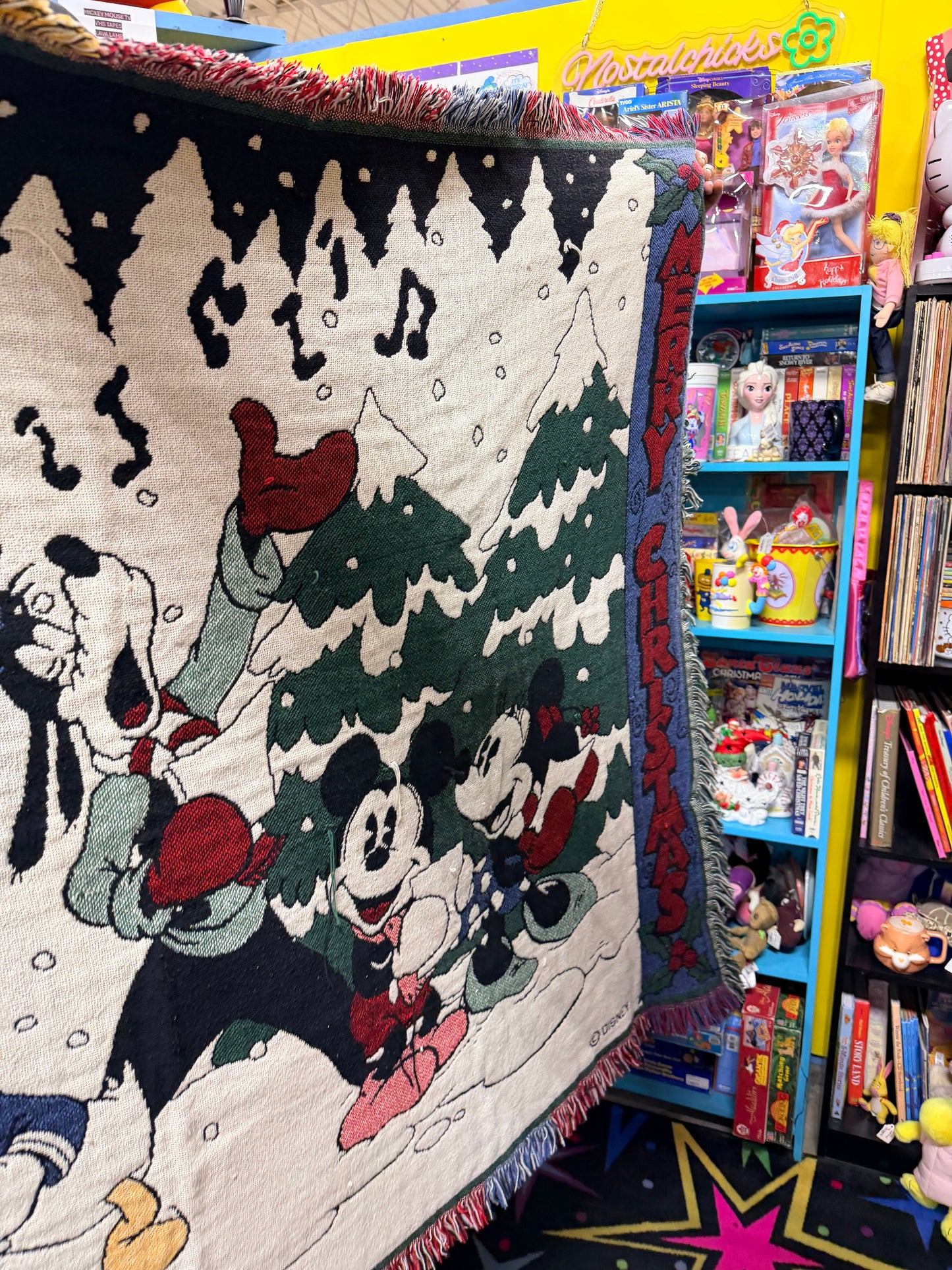 Merry Christmas
Mickey & friends blanket