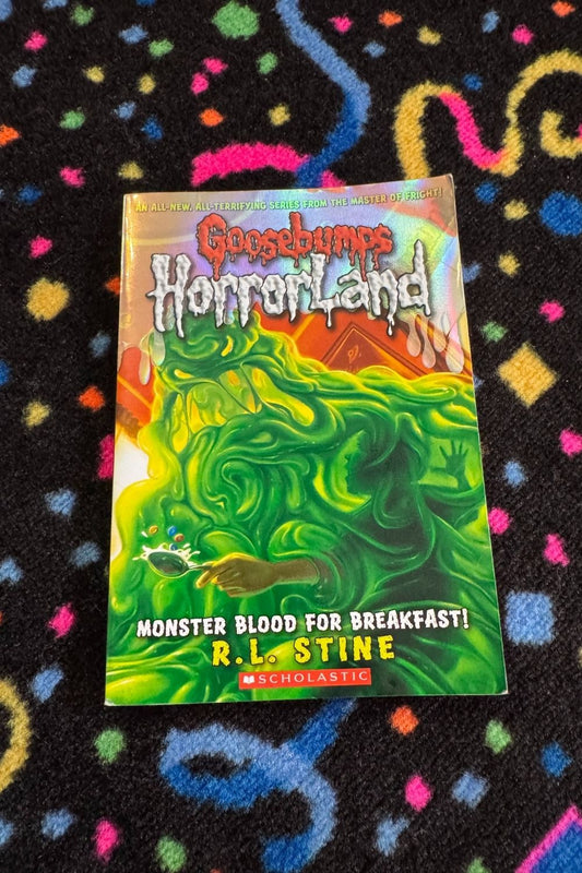 GOOSEBUMPS HORRORLAND BOOK*