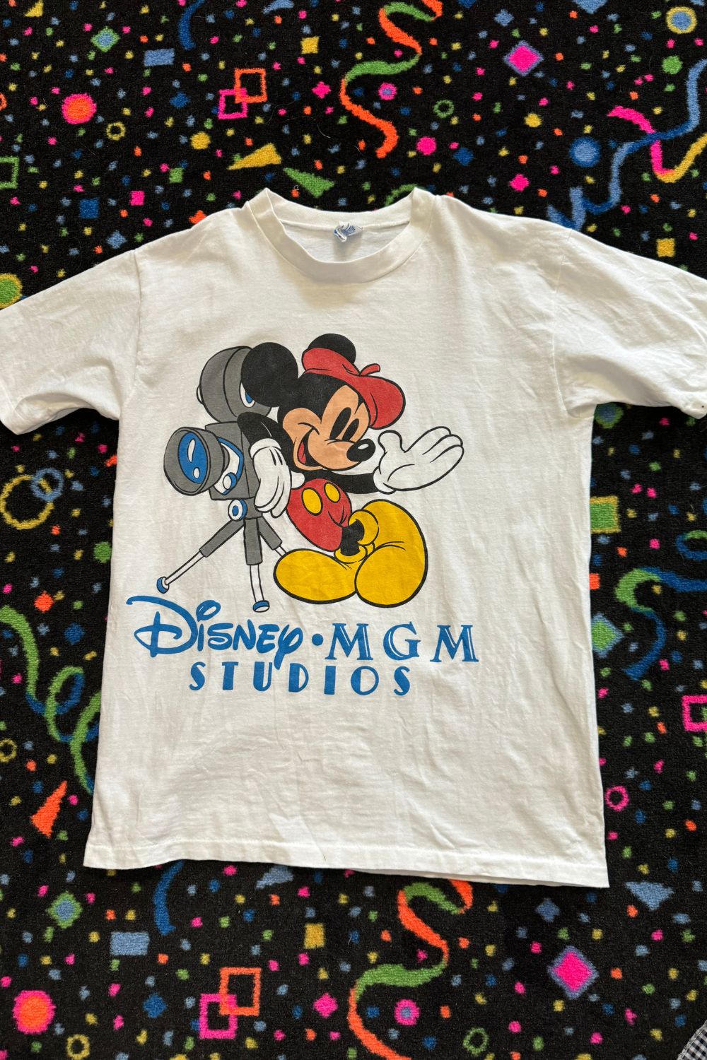 VINTAGE SIZE SMALL DISNEY MGM STUDIOS TEE*