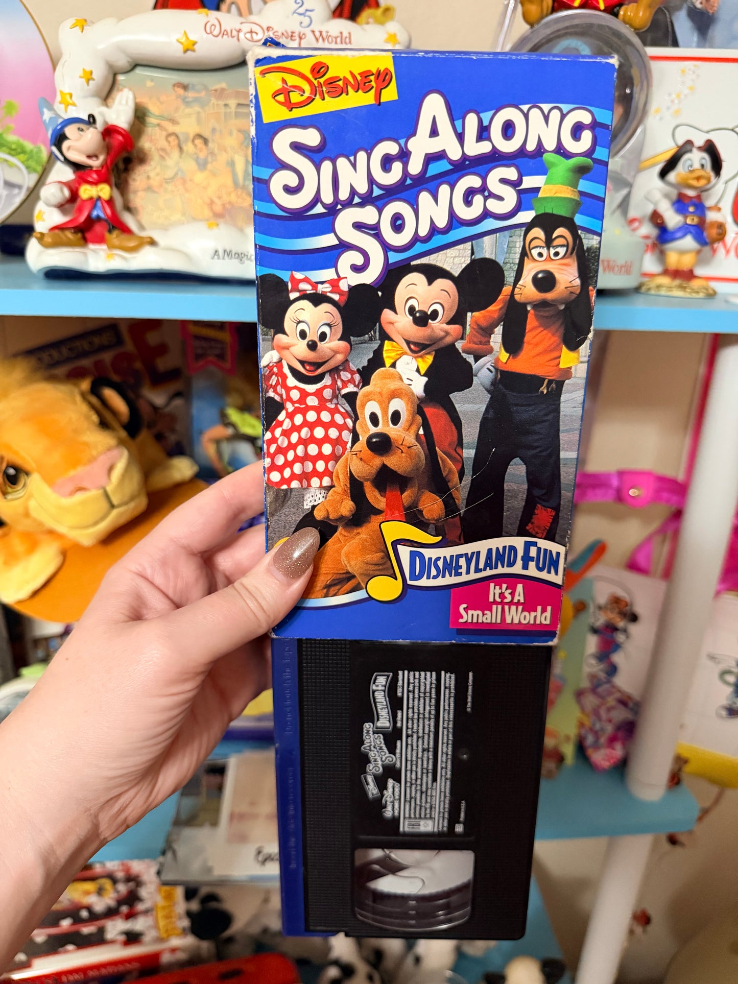 Disney Sing Along Songs Disneyland Fun: it’s a small world