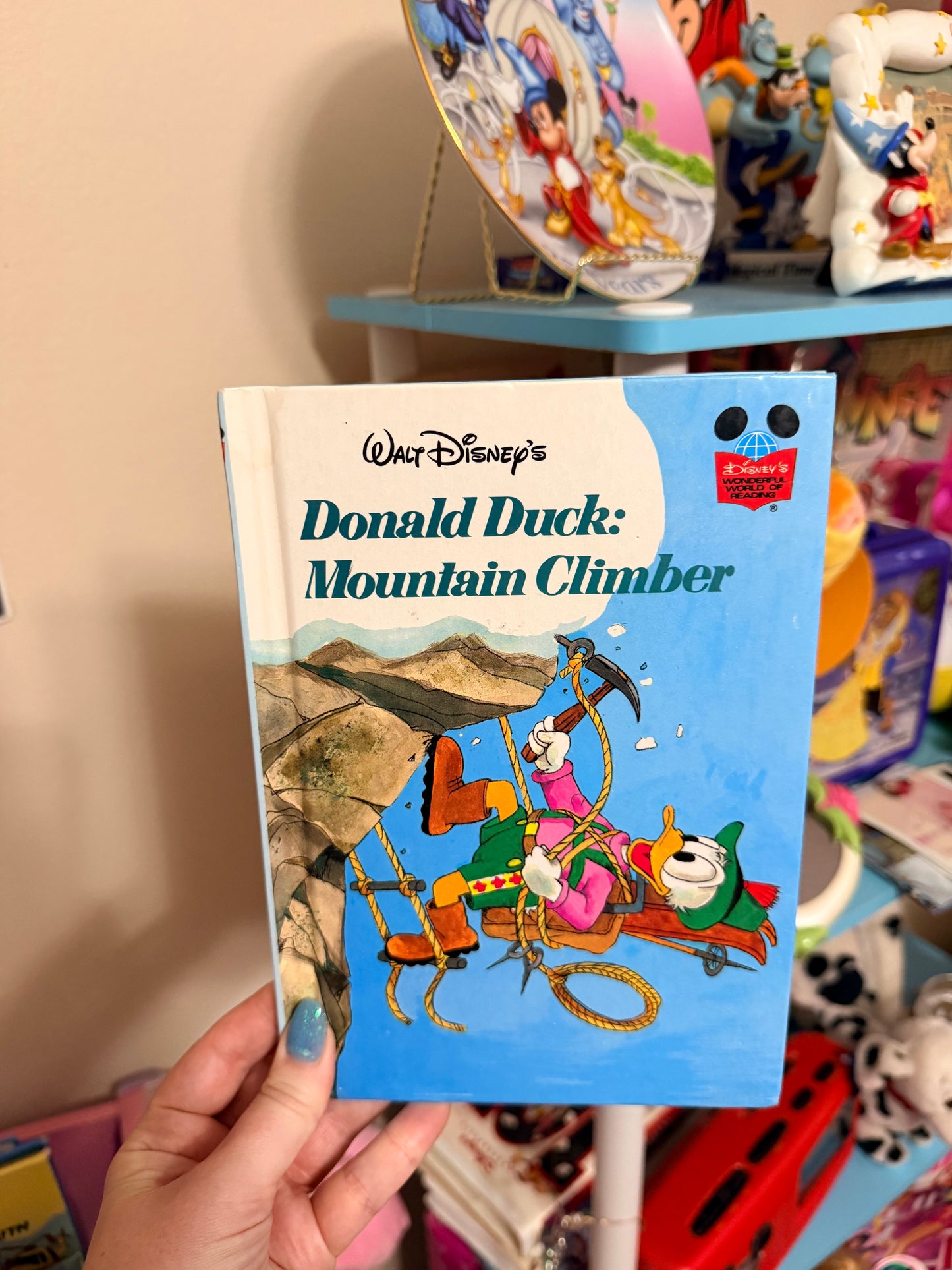Donald Duck mountain climber book