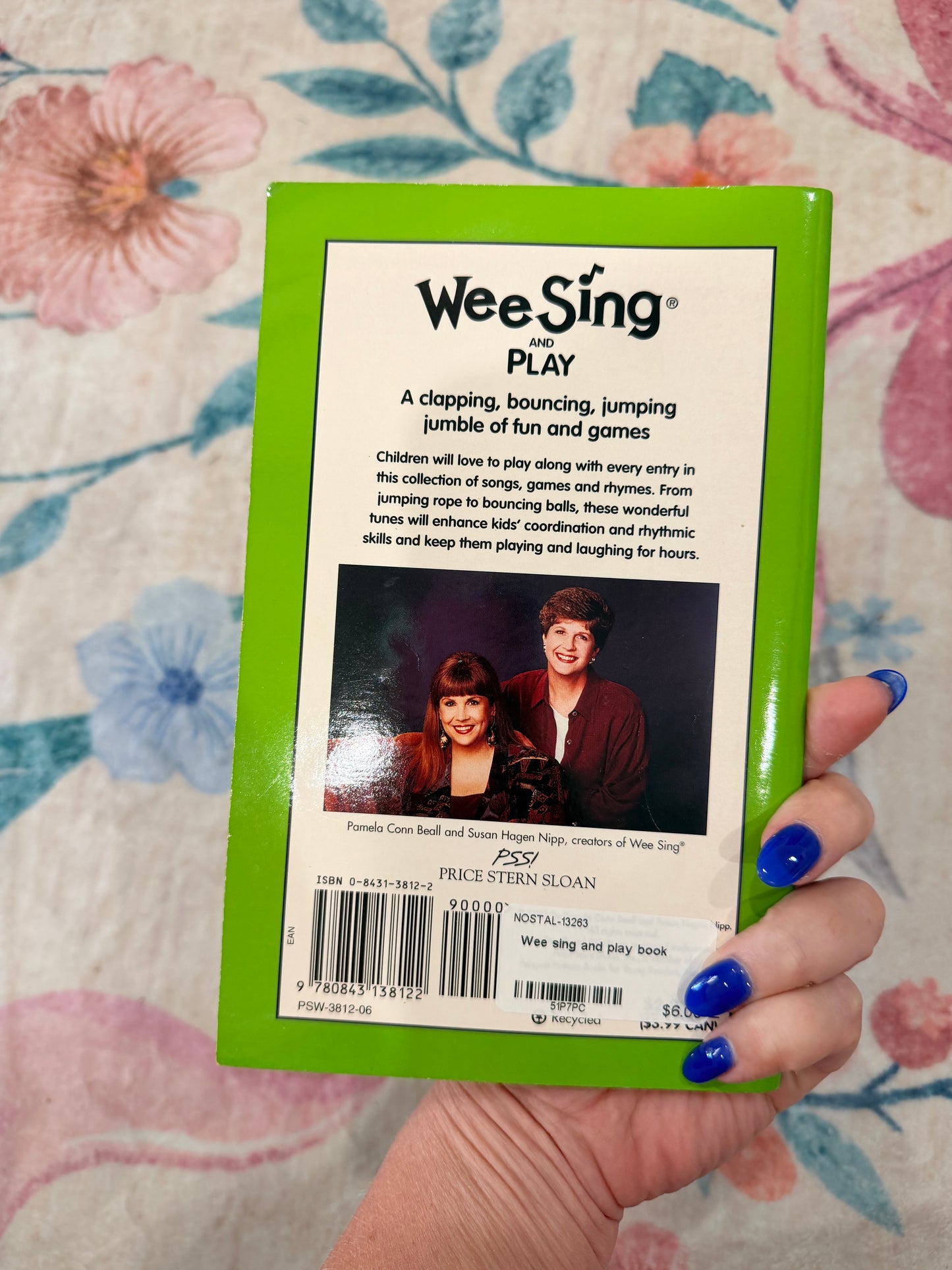 Wee sing and play book