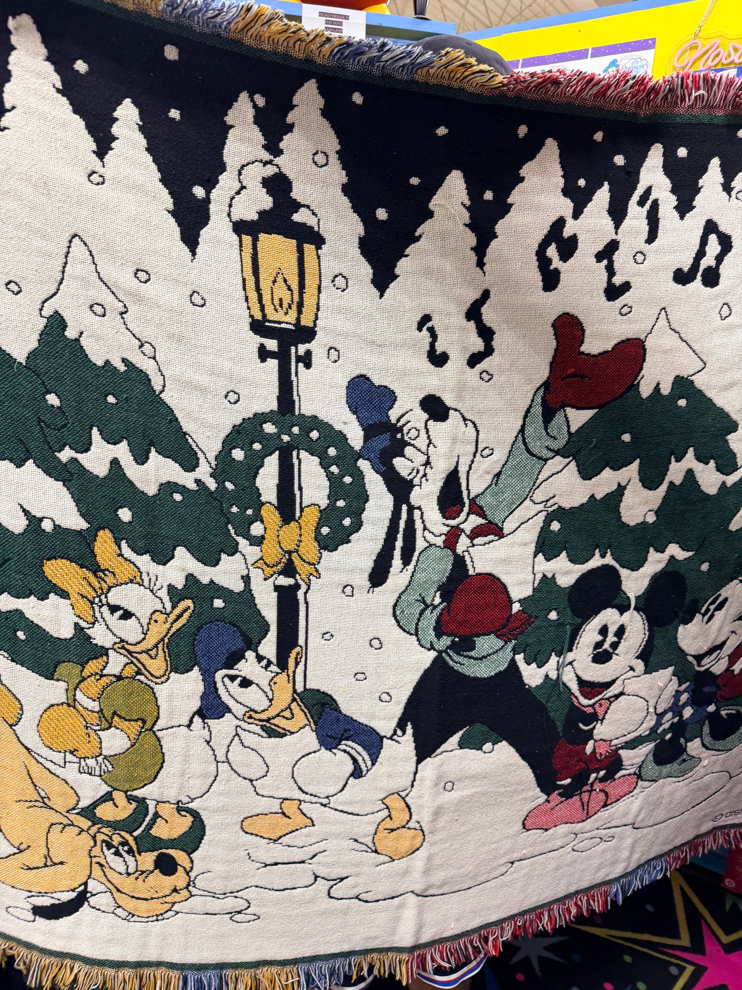 Merry Christmas
Mickey & friends blanket