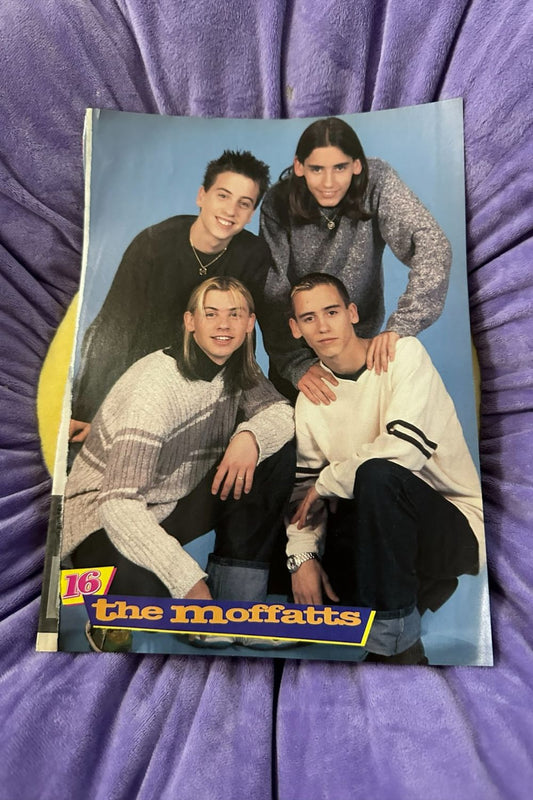 OCTOBER 1999 16 MAGAZINE PAGE THE MOFFATTS/KEVIN RICHARDSON*