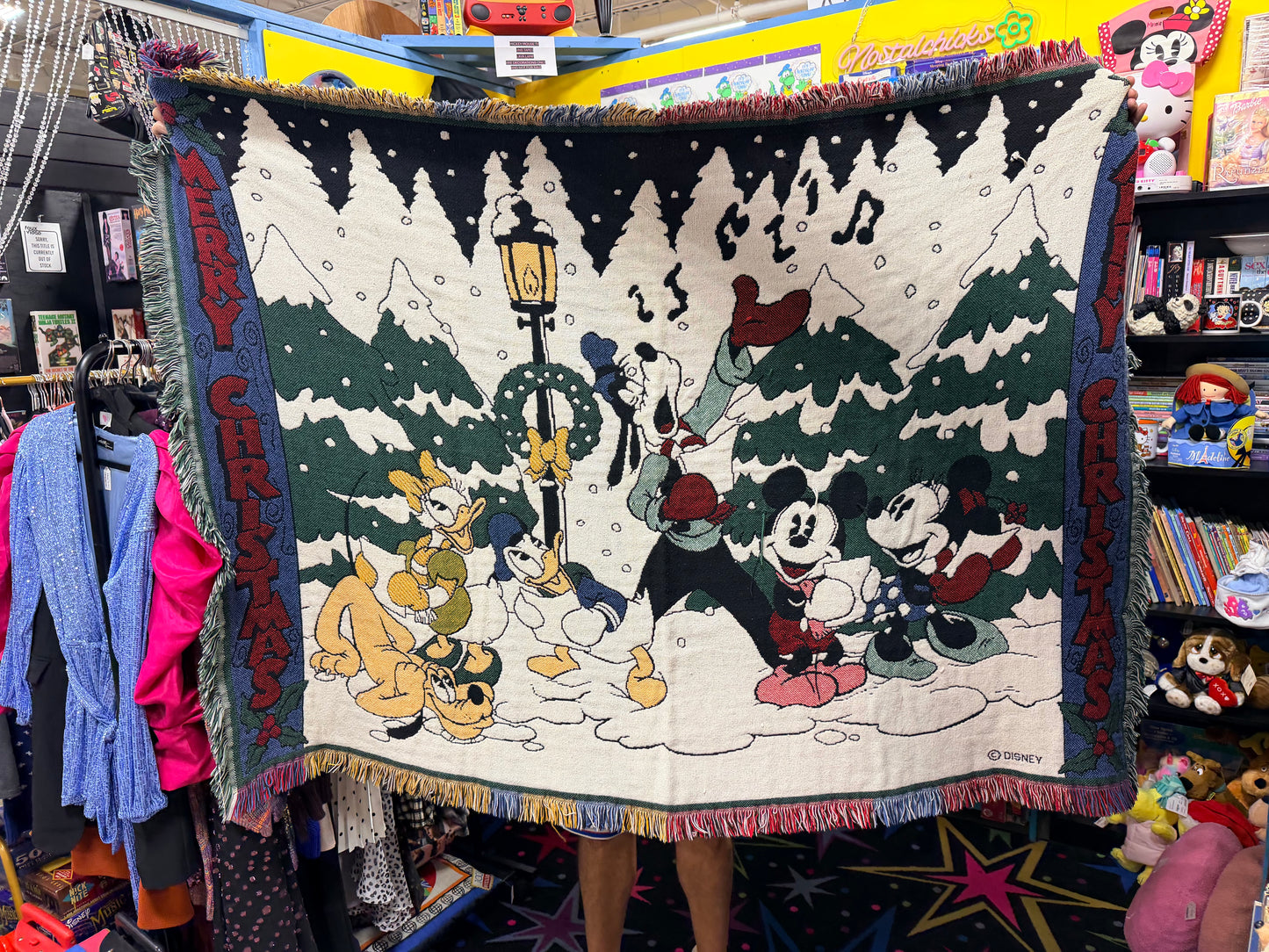 Merry Christmas
Mickey & friends blanket