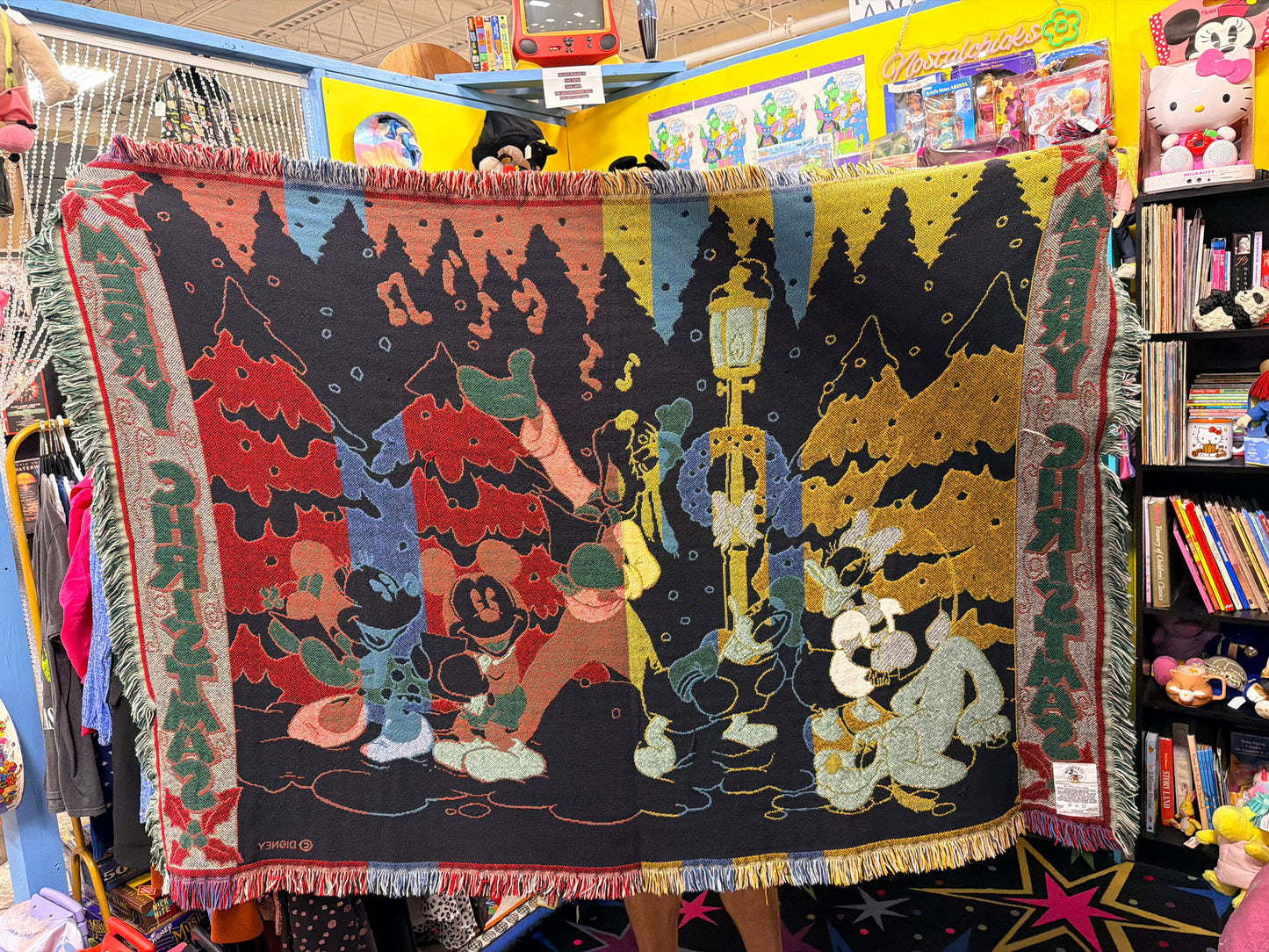 Merry Christmas
Mickey & friends blanket