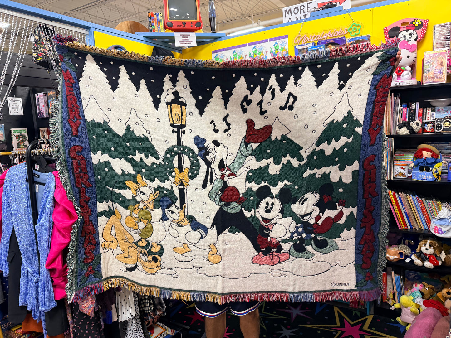 Merry Christmas
Mickey & friends blanket
