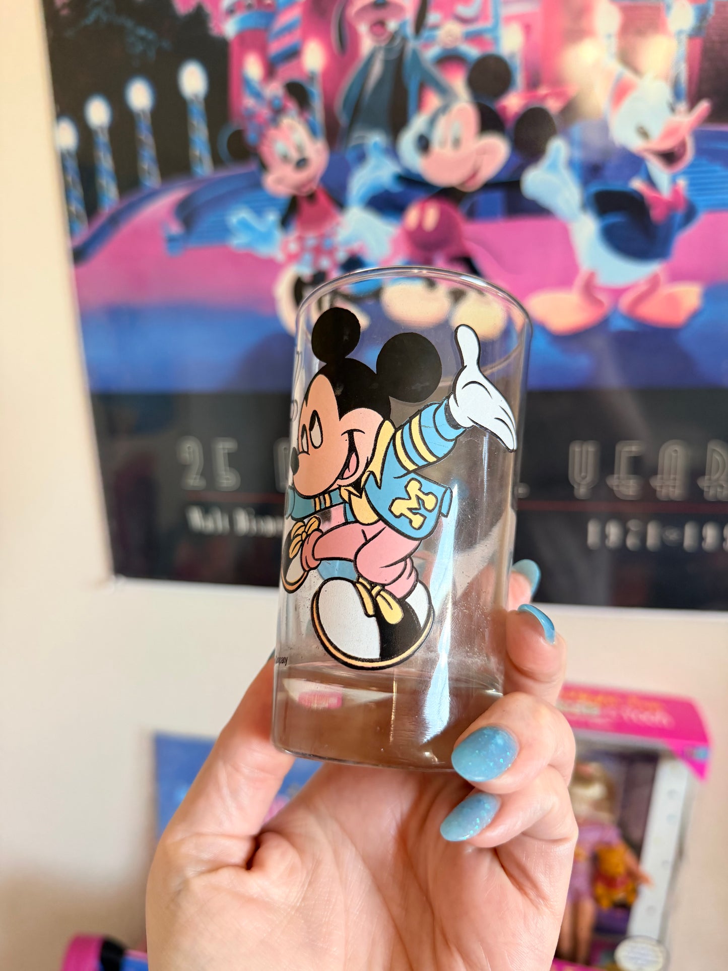 Mickey & Minnie swing dancing glass