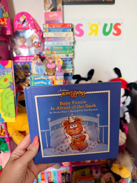 Baby fozzie is afraid of the dark book