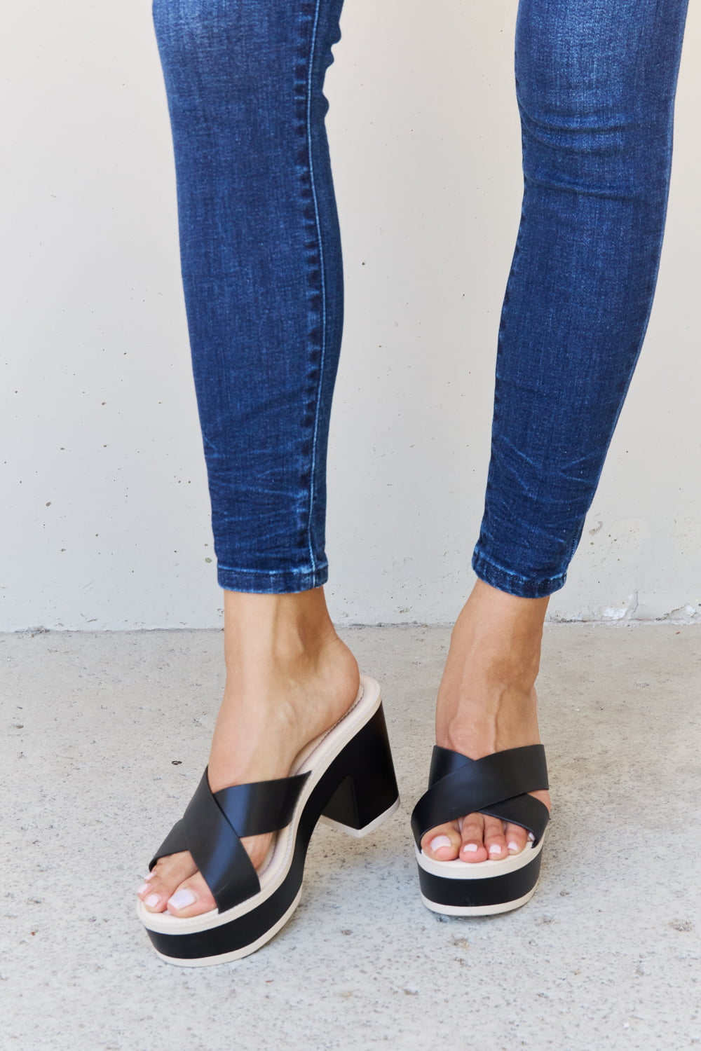 DANCE AWAY SANDALS