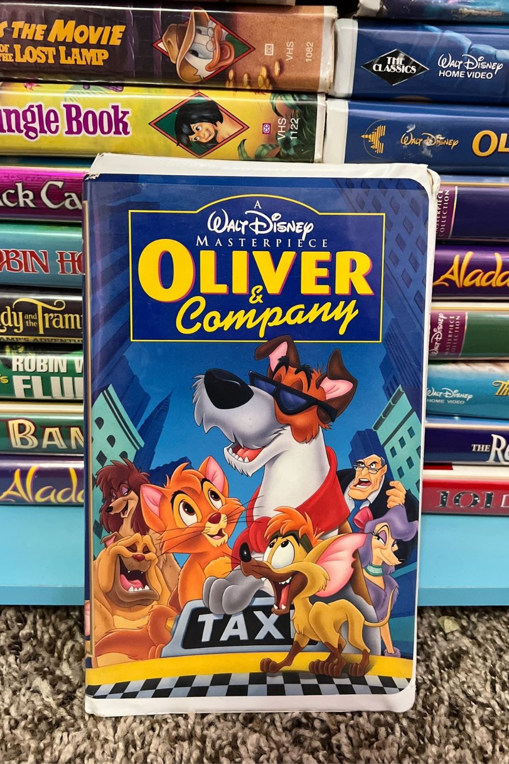 OLIVER AND COMPANY VHS*