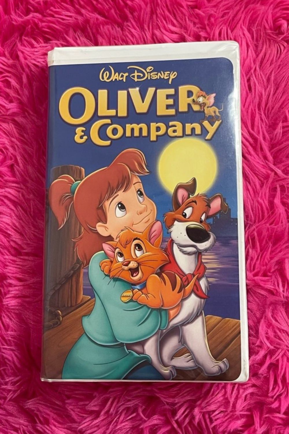 OLIVER AND COMPANY VHS*