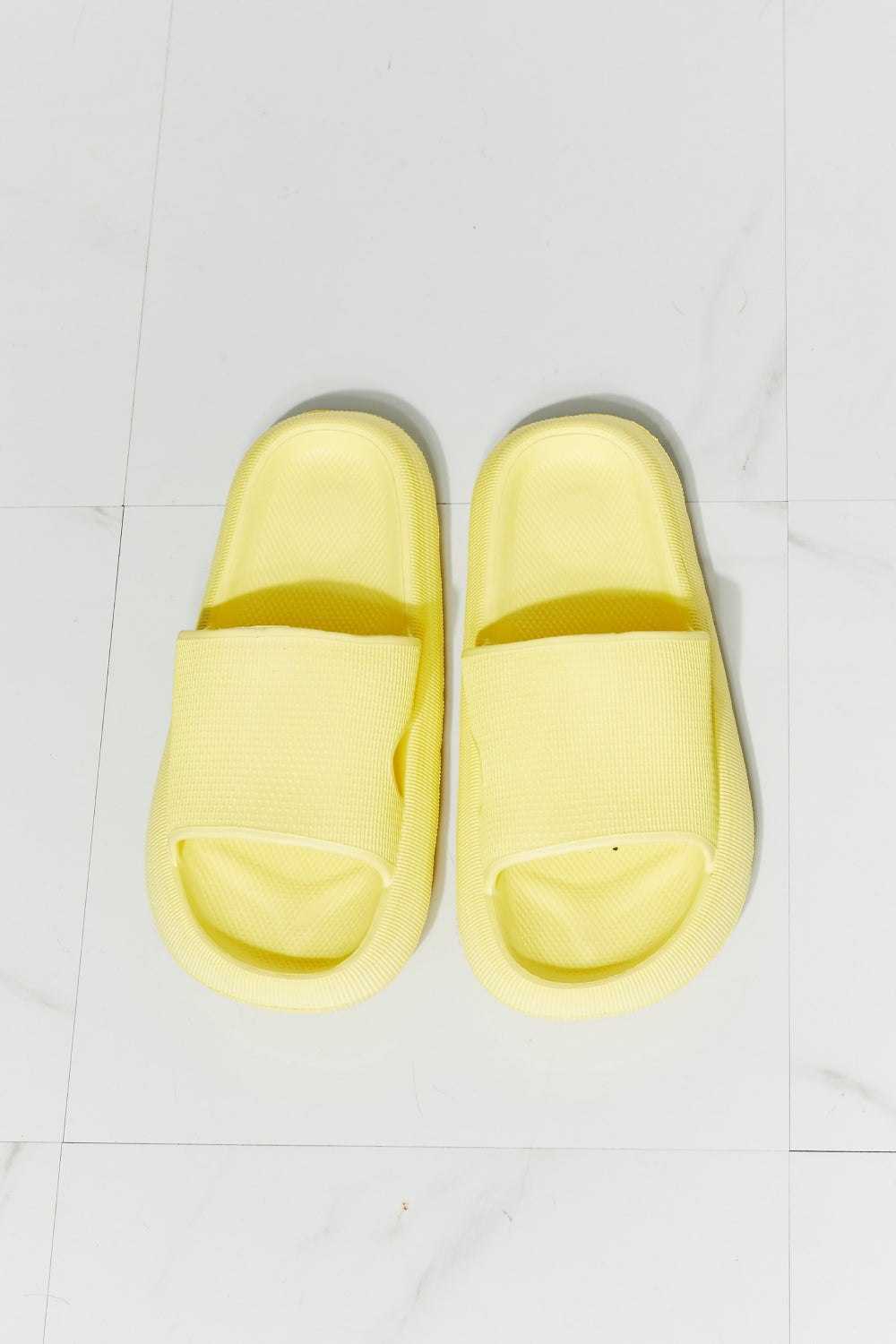 WALKIN' ON SUNSHINE OPEN TOE SLIDE