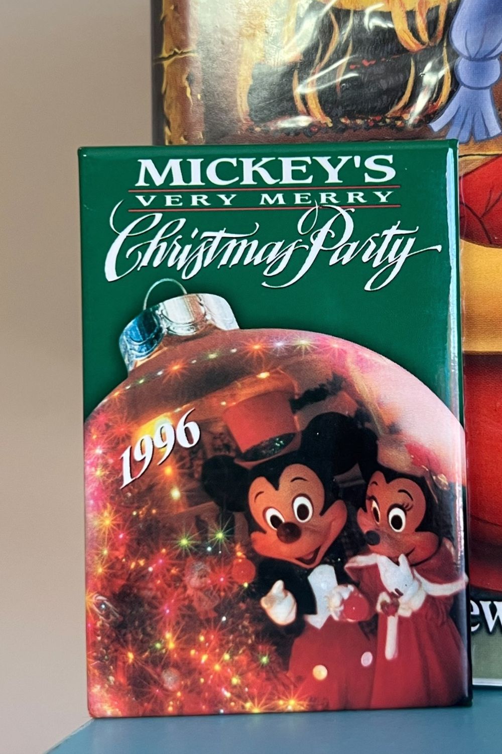 1996 MICKEY'S VERY MERRY CHRISTMAS PIN*