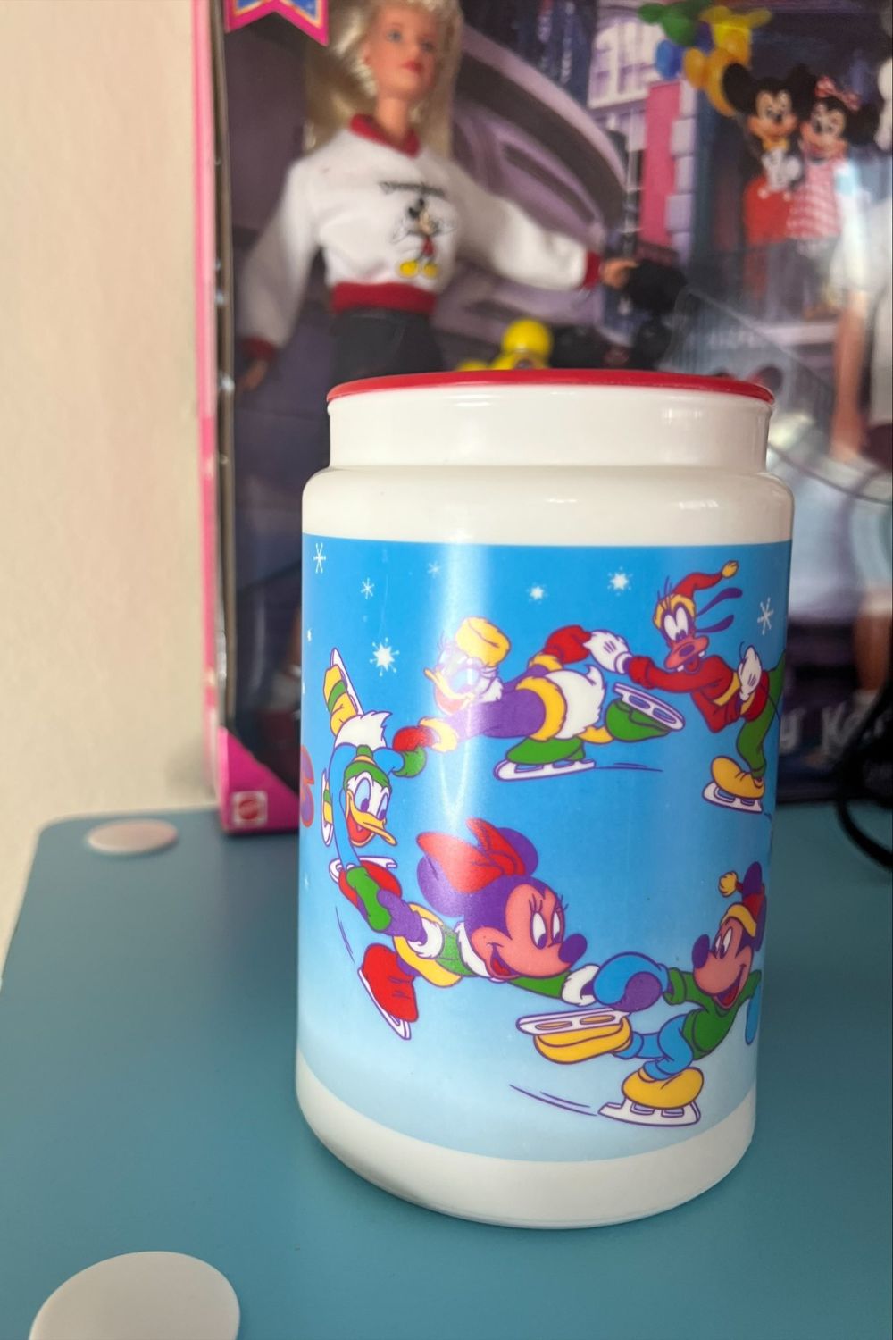 2003 HOLIDAY DISNEY MUG*