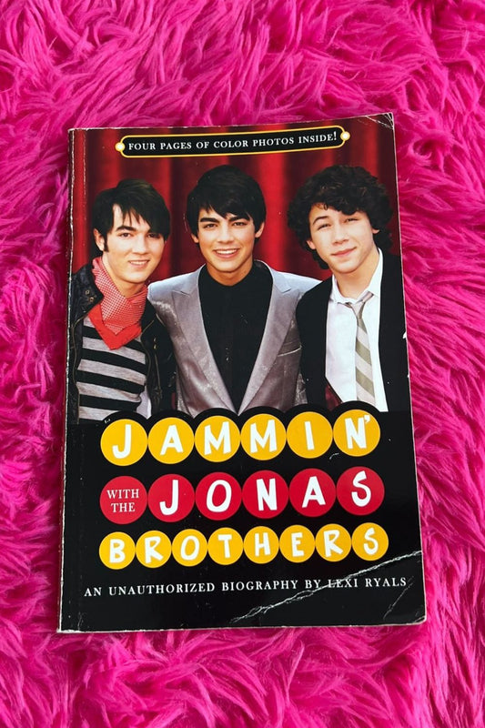 JAMMIN' WITH THE JONAS BROTHERS BOOK*