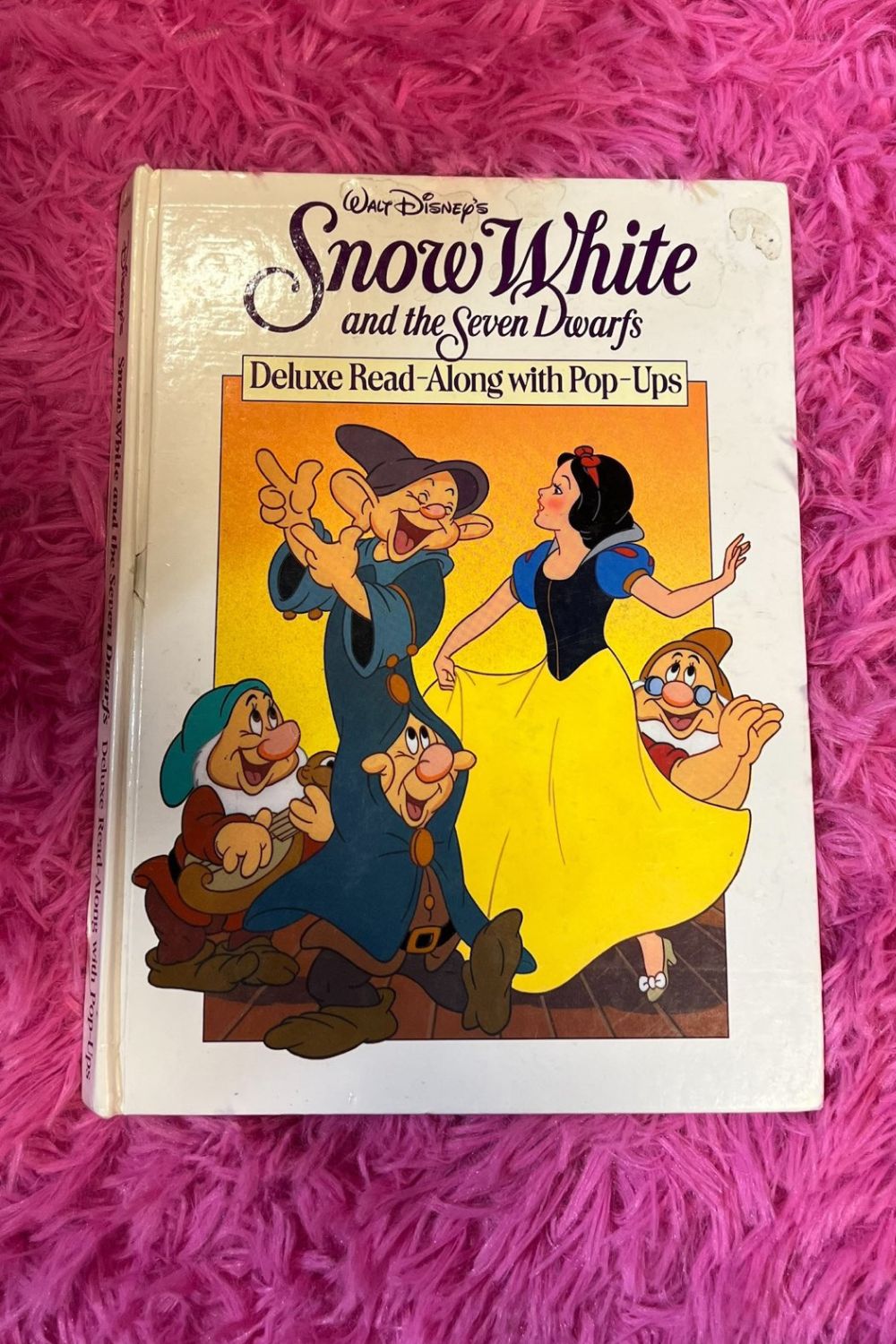 SNOW WHITE POP-UP BOOK*
