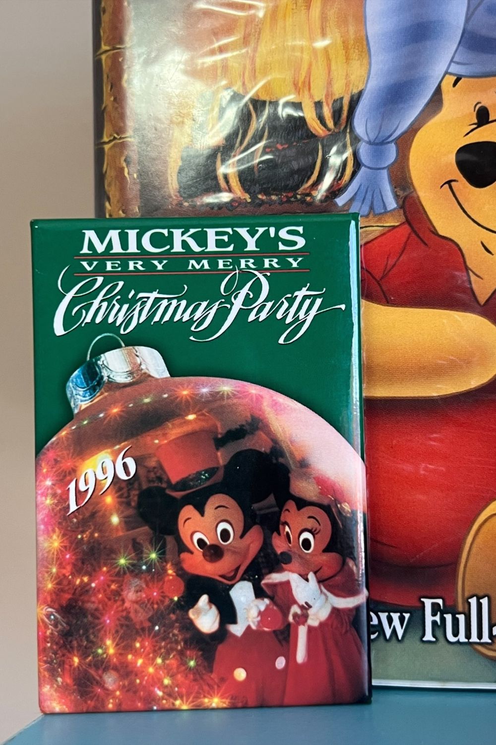 1996 MICKEY'S VERY MERRY CHRISTMAS PIN*