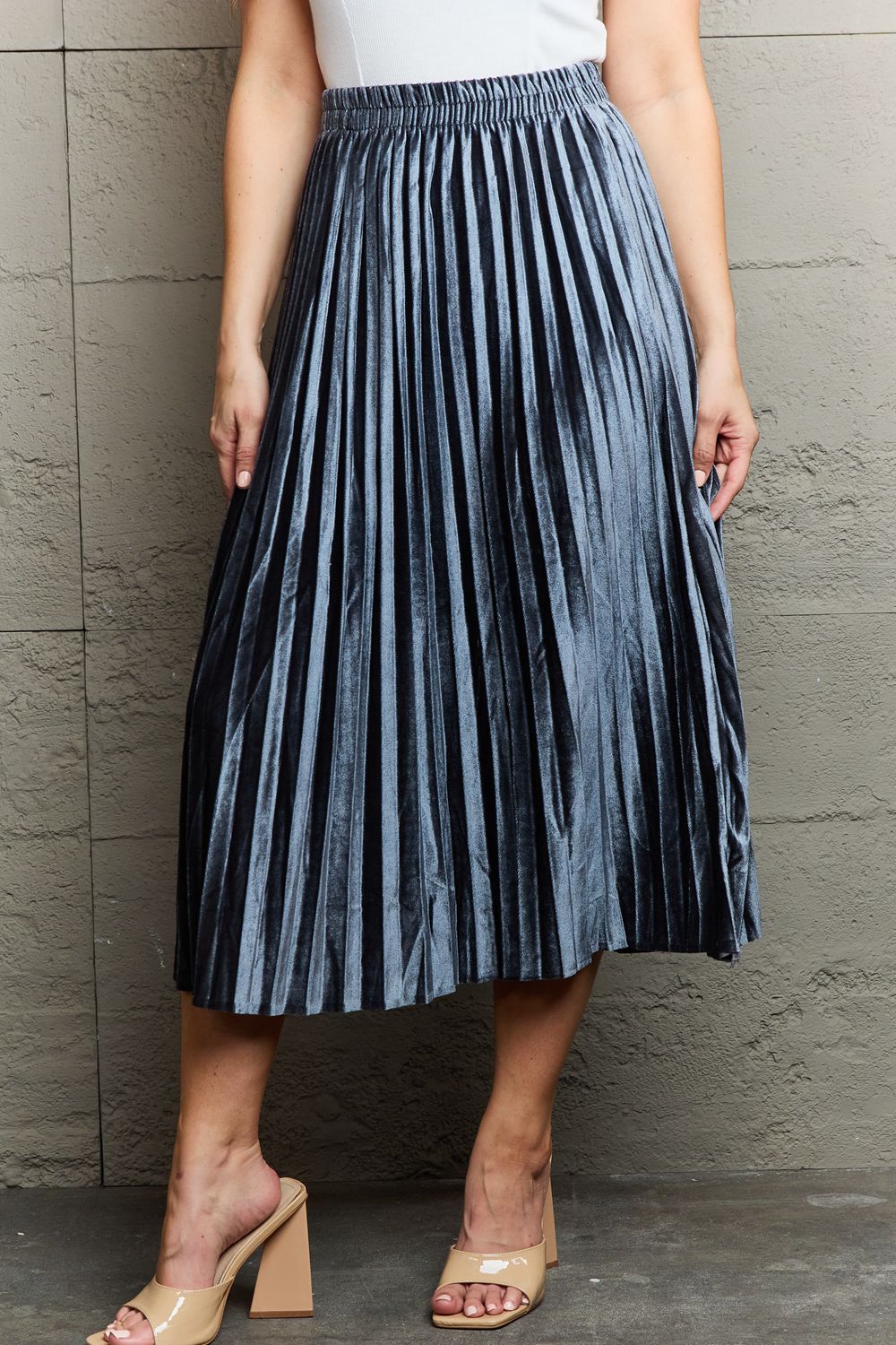 MAKIN IT PLEATED FLOWY MIDI SKIRT Nostalchicks