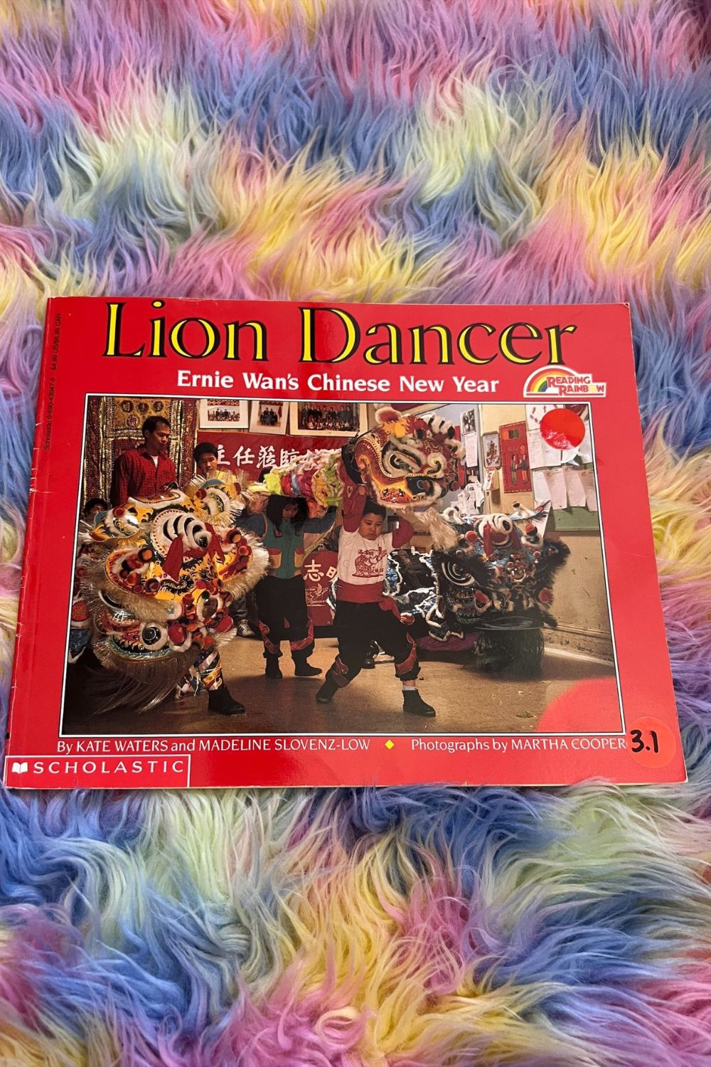 READING RAINBOW BOOK: THE LION DANCER BOOK*