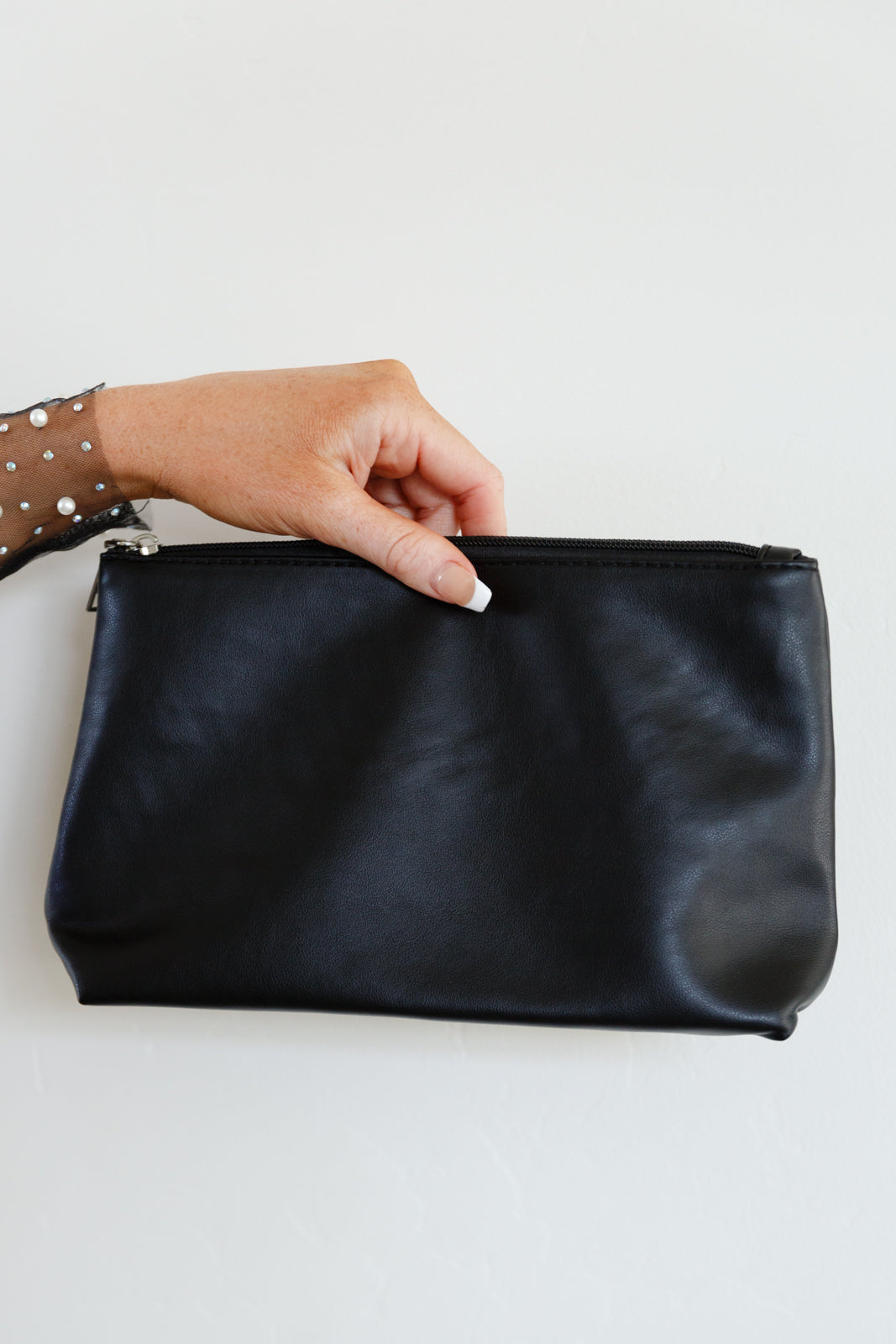 JETSETTER NOIR TOTE & CLUTCH